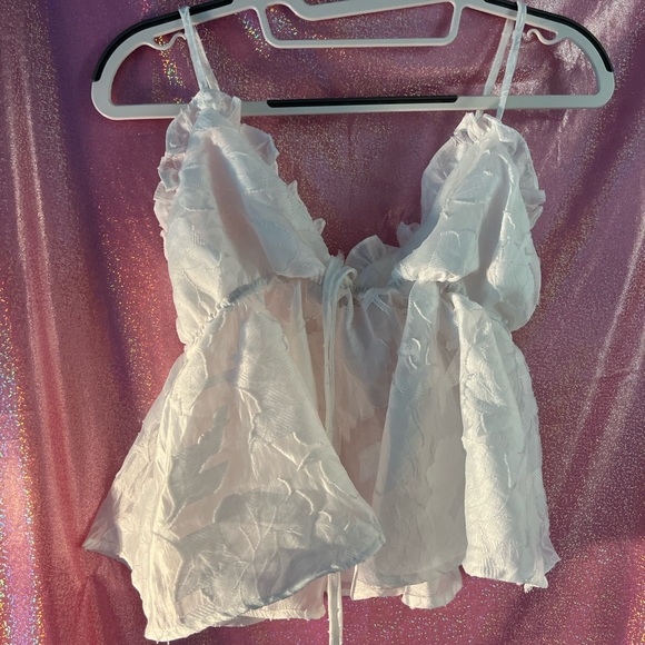 Cider Tops - solid ruffle hem v-neck cami top